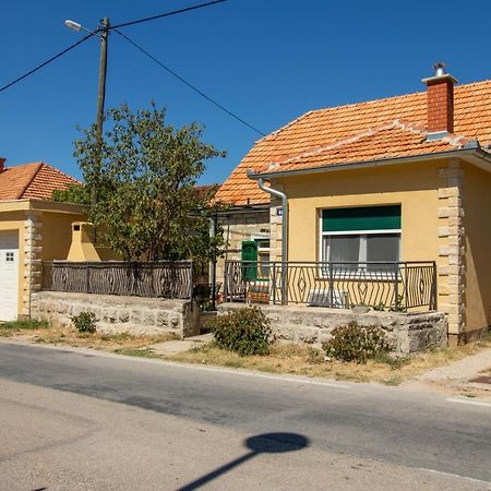 Apartman Ivan Drniš Eksteriør billede