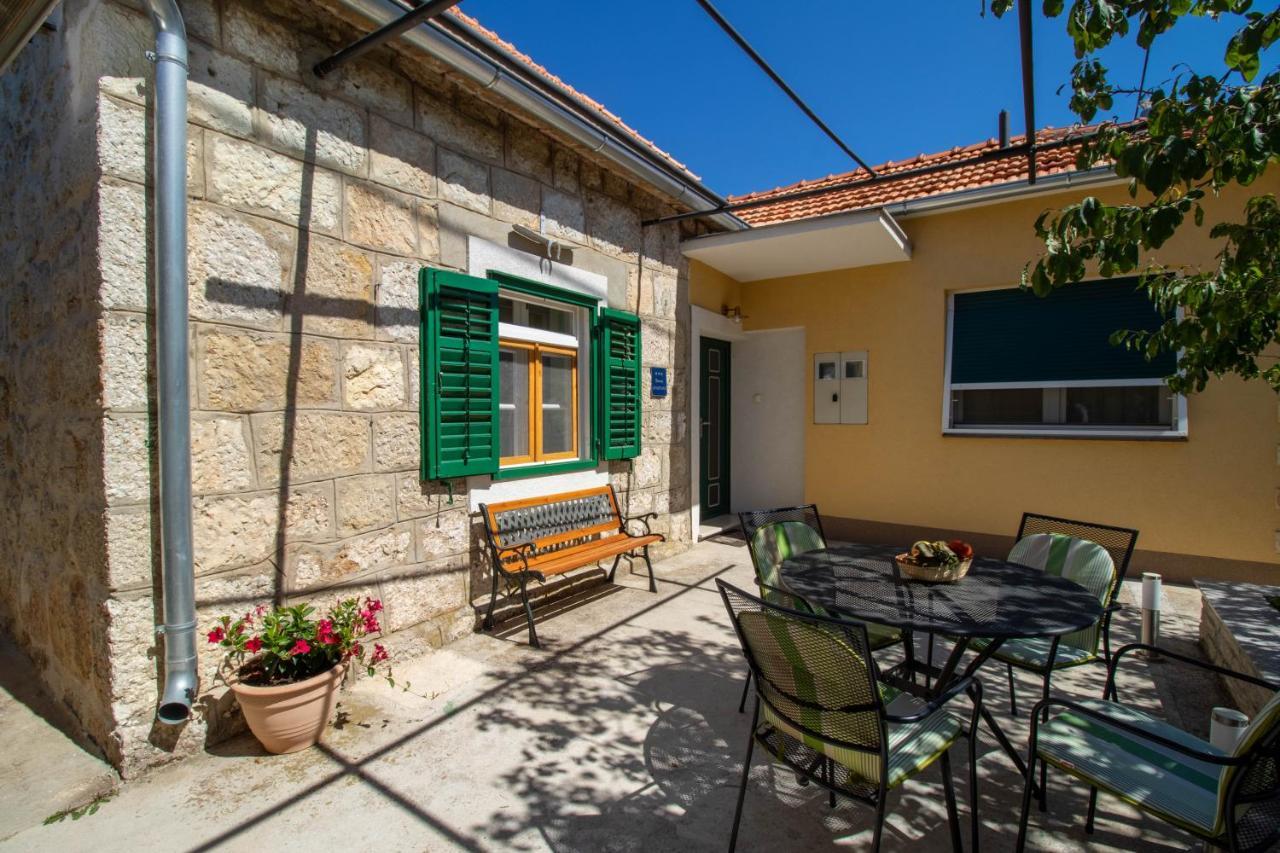 Apartman Ivan Drniš Eksteriør billede